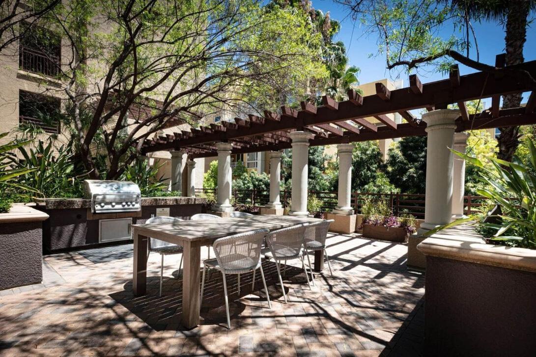 Woodland Hills Luxury Apt 2 Bed Ca Los Angeles Exterior photo